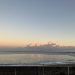 オルビス前の海/夕方の海/夕日の反射/美しい風景/癒し/オーベルジュ/千葉/鴨川/料理の美味しい宿