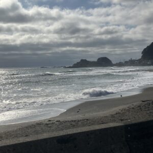 2026年2月27日/金曜日/本日のオルビス前の海と空/久しぶりに波が高めです/オーベルジュ/千葉/鴨川/料理の美味しい宿