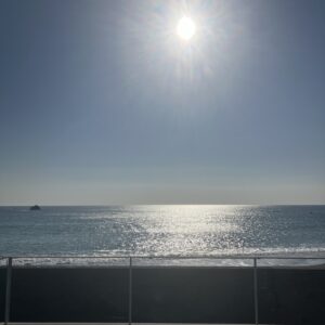 2026年3月24日/快晴/穏やかな朝です/今朝のオルビスの前の海と空/オーベルジュ/千葉/鴨川/料理の美味しい宿