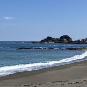 2026年4月3日/金曜日/今日のオルビス前の海と空/ポカポカ陽気/磯がひいています/オーベルジュ/千葉/鴨川/料理の美味しい宿