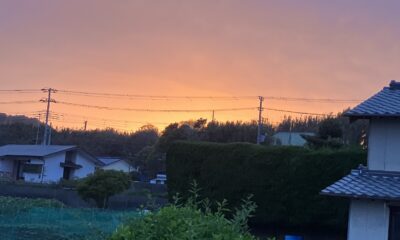 西の空に/久しぶりに見事な夕焼け/東の海にも反射してうすオレンジの空/自然は美しい/オーベルジュ/千葉/鴨川/料理の美味しい宿