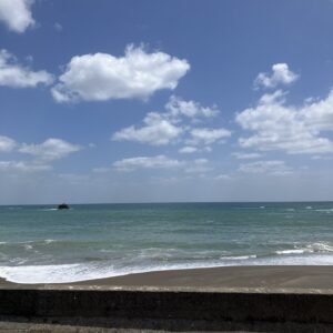 2026年4月22日/水曜日/今日のオルビス前の海と空/サイコーに美しい/オーベルジュ/千葉/鴨川/料理の美味しい宿