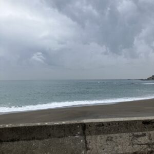 2026年4月23日/木曜日/曇り/今日のオルビス前の海と空/雨降らないでー/オーベルジュ/千葉/鴨川/料理の美味しい宿