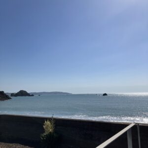 2026年5月2日/土曜日/今朝のオルビス前の海と空/晴れましたー/少し風が吹いています/GW/オーベルジュ/千葉/鴨川
