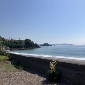 2026年5月17日/日曜日/今朝のオルビス前の海と空/引き潮/エッサイ/さざなみ/オーベルジュ/千葉/鴨川