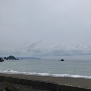 2026年6月14日/日曜日/曇り/本日のオルビス前の海と空/磯が引いています/オーベルジュ/千葉/鴨川/料理の美味しい宿