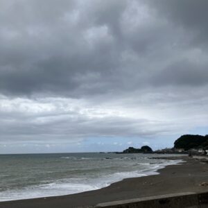 2026年7月7日/七夕🎋/本日のオルビス前の海と空/どんより/オーベルジュ/千葉/鴨川/料理の美味しい宿