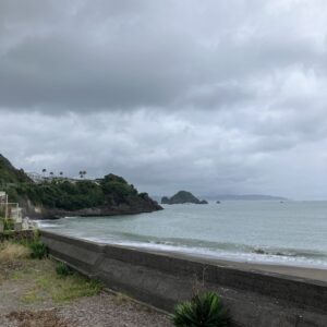 2026年7月12日/日曜日/どんより曇り/本日のオルビス前の海と空/オーベルジュ/千葉/鴨川/料理の美味しい宿
