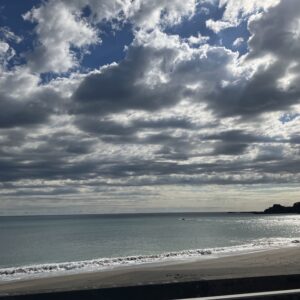 2026年10月28日/水曜日/今朝のオルビス前の海と空/オーベルジュ/千葉/鴨川